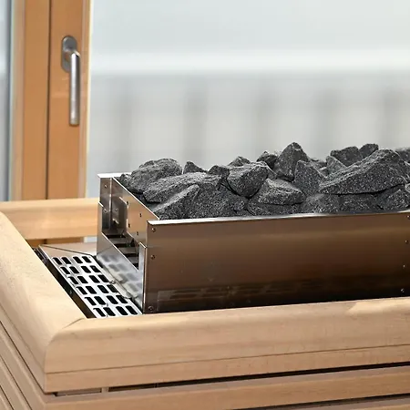 Binnendiek Haus 2 4 *