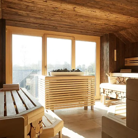 Binnendiek Haus 2 4 *