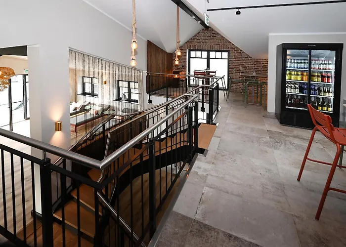 Binnendiek Haus 2 4 *